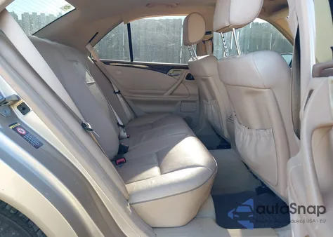 2001 Mercedes-Benz E 320 z USA, uszkodzony, nr VIN WDBJF65J51B196187